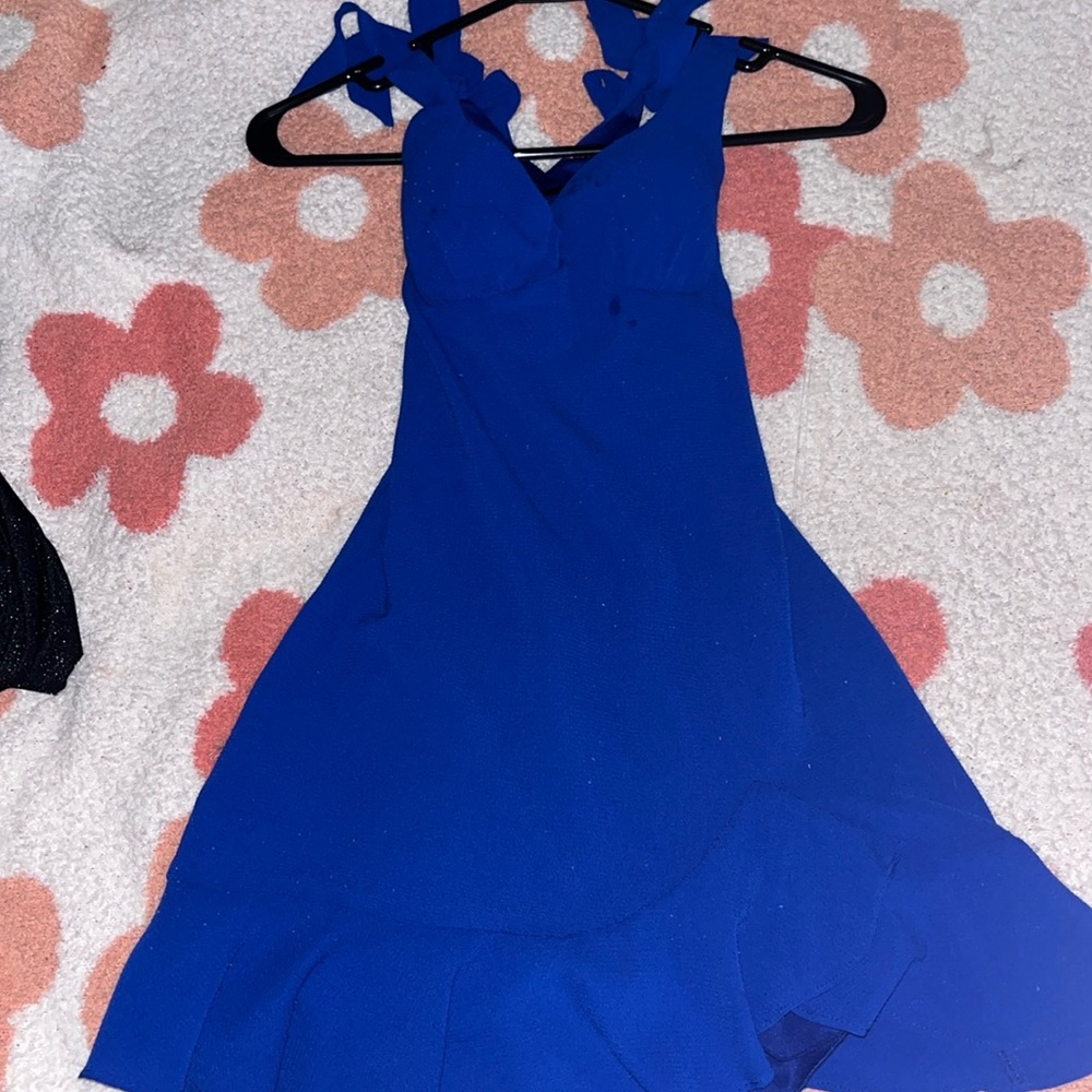 B smart, size 0 great condition my friend gave it to me worn twice overall.